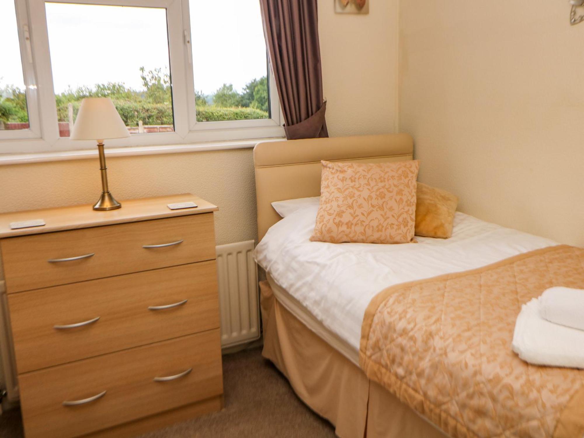Villa Basford View Cheddleton Esterno foto